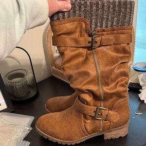 Xappeal Brown Winter Boots with Knit Cuff and Buckle